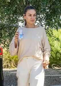 mila-kunis-leaves-a-friend-s-house-in-los-angeles-09-17-2024-6.jpg