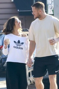 minka-kelly-and-dan-reynolds-on-a-coffee-date-in-los-feliz-10-26-2024-3.jpg