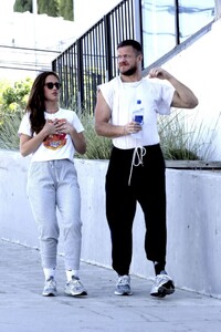 minka-kelly-and-dan-reynolds-out-for-lunch-in-los-angeles-09-09-2024-2.jpg