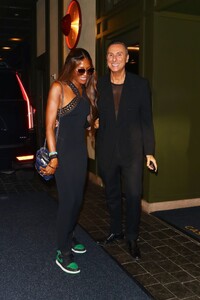 naomi-campbell-arrives-for-dinner-with-friends-in-new-york-07-24-2024-5.jpg