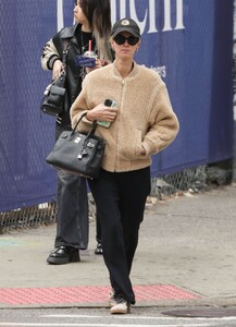 nicky-hilton-brings-effortless-style-to-new-york-streets-02-10-2024-2.jpg