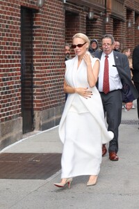 pamela-anderson-arrives-at-late-show-with-stephen-colbert-in-new-york-10-14-2024-1.jpg