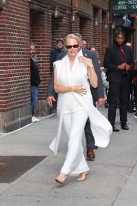 pamela-anderson-arrives-at-late-show-with-stephen-colbert-in-new-york-10-14-2024-2.jpg