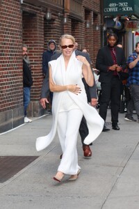 pamela-anderson-arrives-at-late-show-with-stephen-colbert-in-new-york-10-14-2024-5.jpg