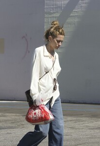 paris-jackson-out-shopping-at-wasteland-in-paris-10-03-2024-3.jpg