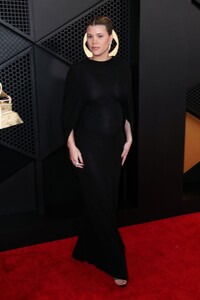 pregnant-sofia-richie-at-66th-grammy-awards-in-los-angeles-02-04-2024-1.jpg