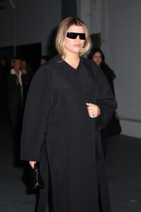 pregnant-sofia-richie-leaves-khaite-fashion-show-at-nyfw-in-new-york-02-10-2024-1.jpg