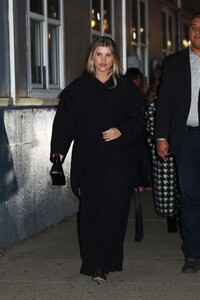 pregnant-sofia-richie-leaves-khaite-fashion-show-at-nyfw-in-new-york-02-10-2024-4.jpg