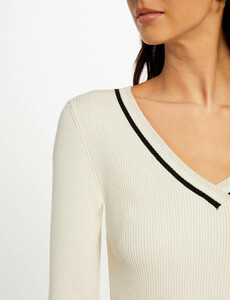 pull-manches-longues-col-en-v-ivoire-femme-vue4-32536300969900203.jpg