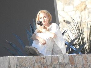 rachel-zoe-at-a-luxury-hotel-in-tulum-04-04-2024-0.jpg