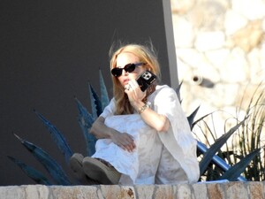rachel-zoe-at-a-luxury-hotel-in-tulum-04-04-2024-2.jpg