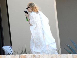 rachel-zoe-at-a-luxury-hotel-in-tulum-04-04-2024-3.jpg