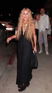 rachel-zoe-in-black-dress-at-giorgio-baldi-in-santa-monica-09-06-2024-0.jpg
