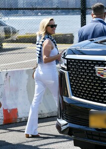reese-witherspoon-arrives-at-a-heliport-in-new-york-09-02-2024-0.jpg