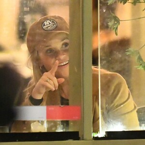 reese-witherspoon-on-a-date-with-oliver-haarmann-in-new-york-10-01-2024-2.jpg