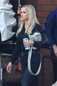 reese-witherspoon-on-the-set-of-the-morning-show-in-los-angeles-08-08-2024-2.jpg