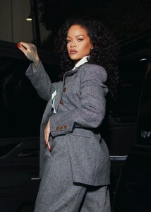 rihanna-night-out-in-beverly-hills-10-13-2024-3.jpg