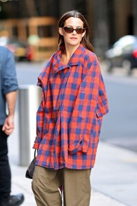 riley-keough-dazzles-in-oversized-plaid-shirt-on-the-view-in-new-york-09-10-2024-5.jpg