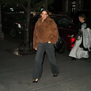 riley-keough-s-chic-teddy-bear-jacket-steals-the-show-at-valentino-10-09-2024-4.jpg