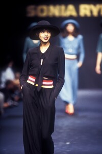 s93rykiel-01.thumb.jpg.fe7f69430c3857584365e993f1055564.jpg