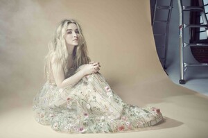 sabrinacarpenter-daily_281129.jpg