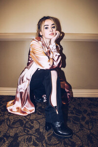 sabrinacarpenter-daily_281129.jpg