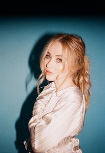 sabrinacarpenter-daily_28129.jpg