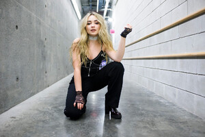 sabrinacarpenter-daily_28129.jpg