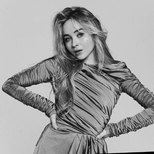 sabrinacarpenter-daily_28129.jpg
