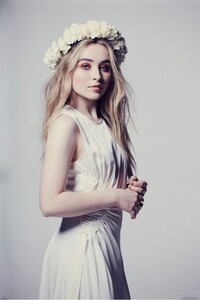 sabrinacarpenter-daily_282129.jpg