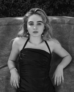 sabrinacarpenter-daily_28229.jpeg