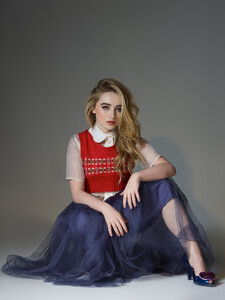 sabrinacarpenter-daily_28229.jpg