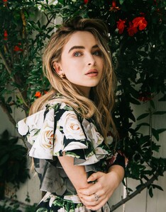 sabrinacarpenter-daily_28229.jpg