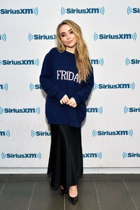sabrinacarpenter-daily_28329.jpg