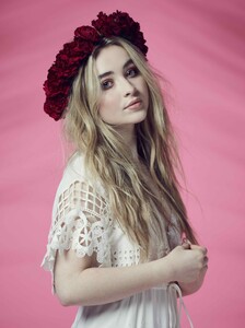 sabrinacarpenter-daily_28329.jpg