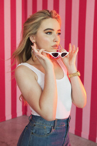 sabrinacarpenter-daily_28529.jpg