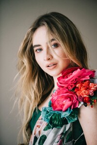 sabrinacarpenter-daily_28929.jpg