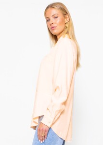 sassyclassy-hemdbluse-mit-ziernahten-pastellpeach-S4203E6909-7.jpg
