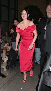 selena-gomez-arrives-at-emilia-perez-screening-at-ham-yard-in-london-10-11-2024-0.jpg