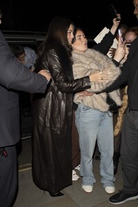selena-gomez-arrives-back-at-her-hotel-in-london-10-10-2024-6.jpg
