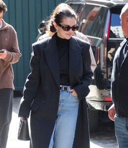 selena-gomez-out-for-lunch-in-new-york-10-02-2024-5.jpg