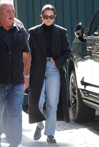 selena-gomez-out-for-lunch-in-new-york-10-02-2024-6.jpg