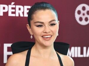 selena-gomez-stuns-at-emilia-perez-premiere-in-nyc-4.jpg