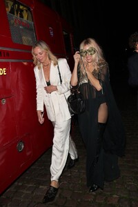 sienna-miller-at-chiltern-firehouse-10-year-anniversary-party-3.jpg