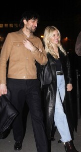 sienna-miller-leaving-restaurant-cavia-kaspiar-in-paris-03-03-2024-1.thumb.jpg.c7489aaf7c6fc71218a3e81eceed90a1.jpg