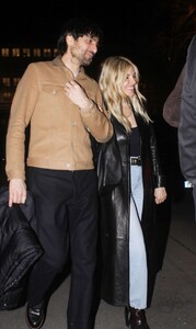 sienna-miller-leaving-restaurant-cavia-kaspiar-in-paris-03-03-2024-2.thumb.jpg.f41cf157e51501c684025b73a8873201.jpg