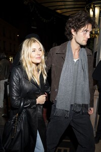 sienna-miller-leaving-restaurant-cavia-kaspiar-in-paris-03-03-2024-6.thumb.jpg.e75f5911a8f76c4b81690272e2766d11.jpg