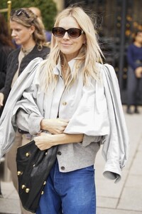 sienna-miller-stuns-at-paris-fashion-week-effortless-chic-in-blue-09-25-2024-1.jpg
