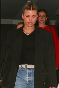 sofia-richie-leaves-dinner-with-friends-at-e-baldi-restaurant-in-beverly-hills-10-05-2024-2.jpg