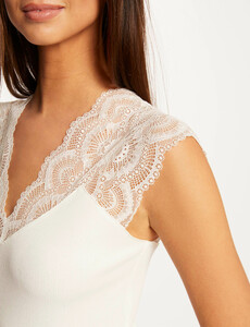 t-shirt-manches-courtes-a-dentelle-ecru-femme-vue4-32536300901240201.jpg